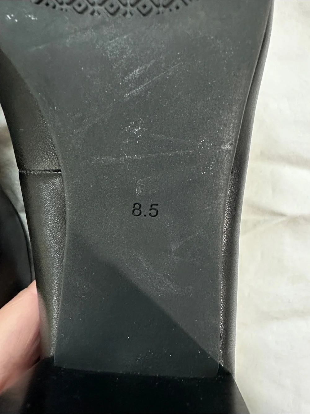 Tory Burch Everly Black Leather Low Block Heel Pumps with Gold Logo Size 8.5